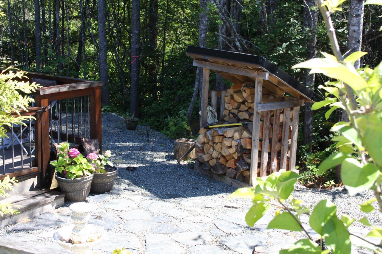 Villa A Shack In The Woods à Port Renfrew Extérieur photo